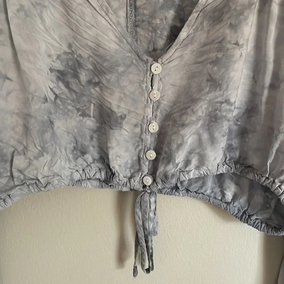Dusty blue tie dye cropped shirt - Picture 2 of 4